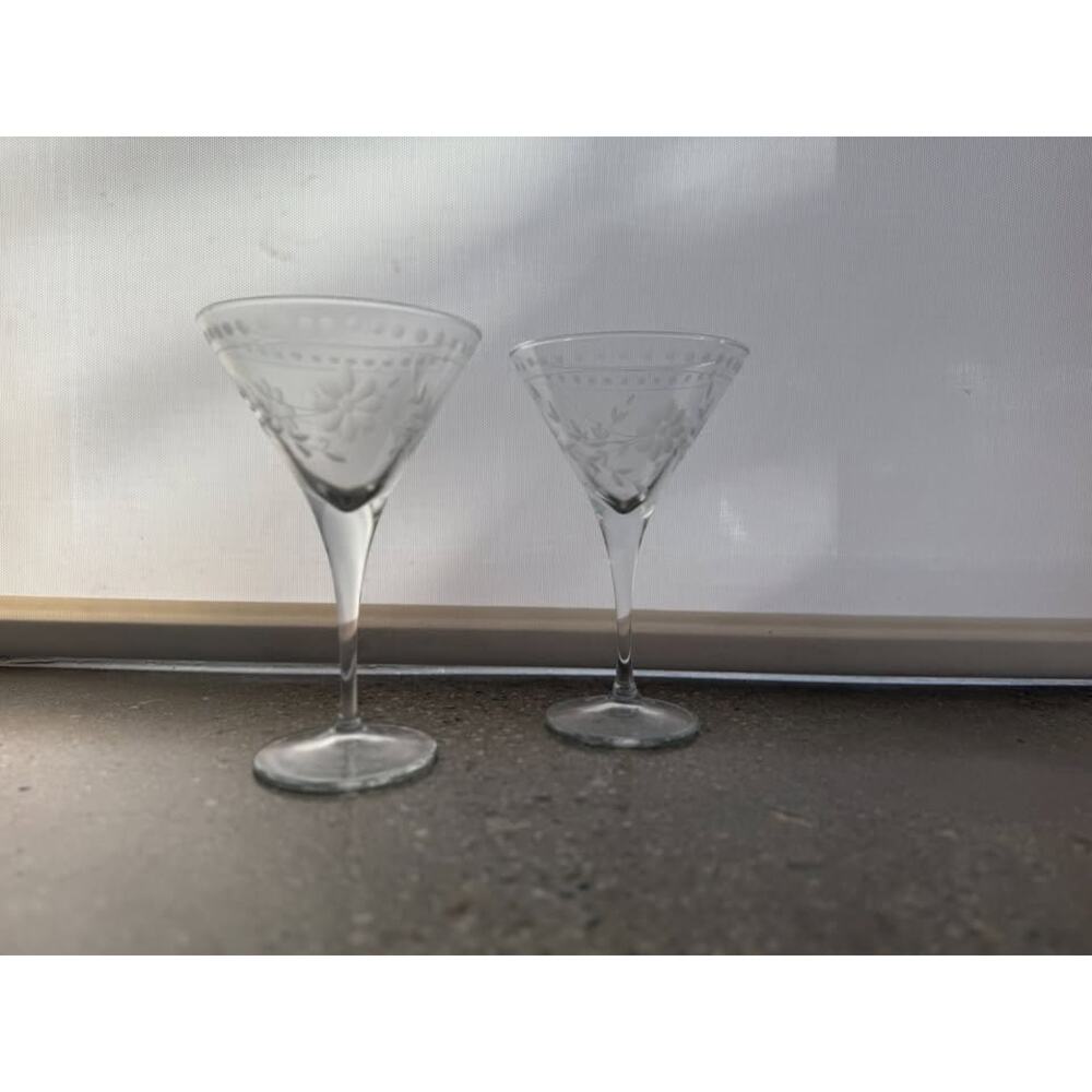 Williams Sonoma Vintage Etched Crystal Martini Glasses Elegant Barware Set of 2 - Picture 4 of 7